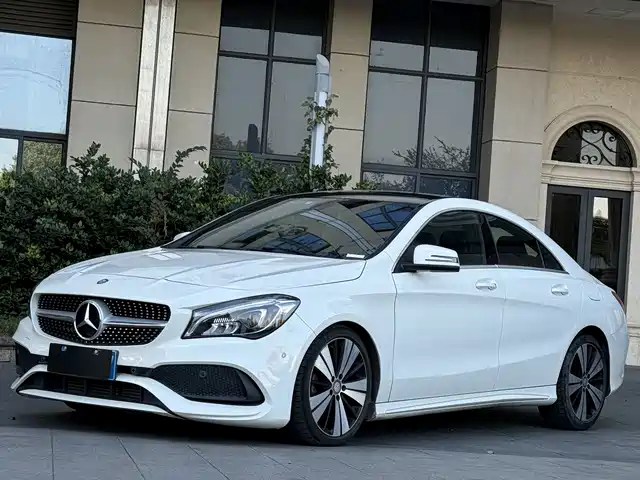 MERCEDES-BENZ CLA