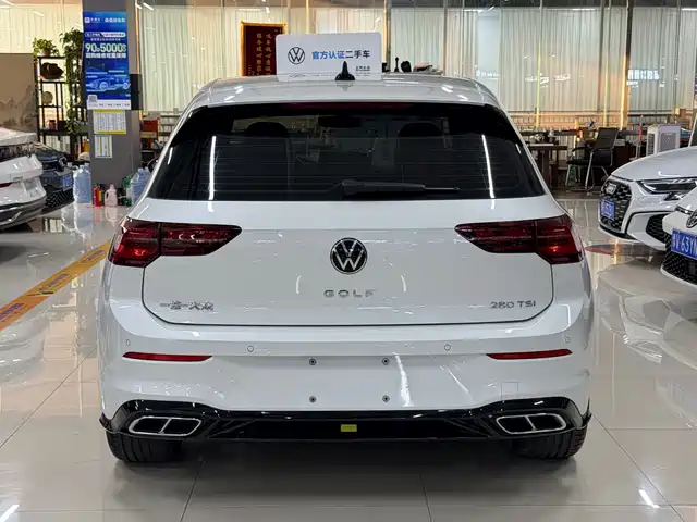 Volkswagen Golf 2023 280TSI DSG R-Line Lite — фото 5