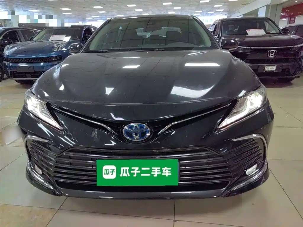 Toyota Camry 2023 Hybrid 2.5HGVP Leading Edition фото 3