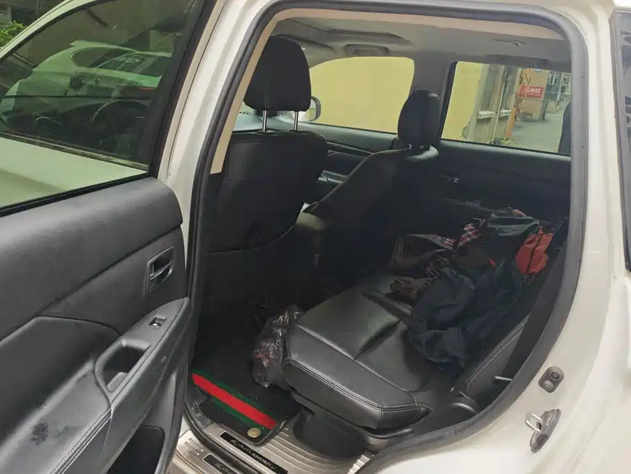 Mitsubishi Outlander 2017 2016 2.4L 4WD Luxury Edition 7-seater
