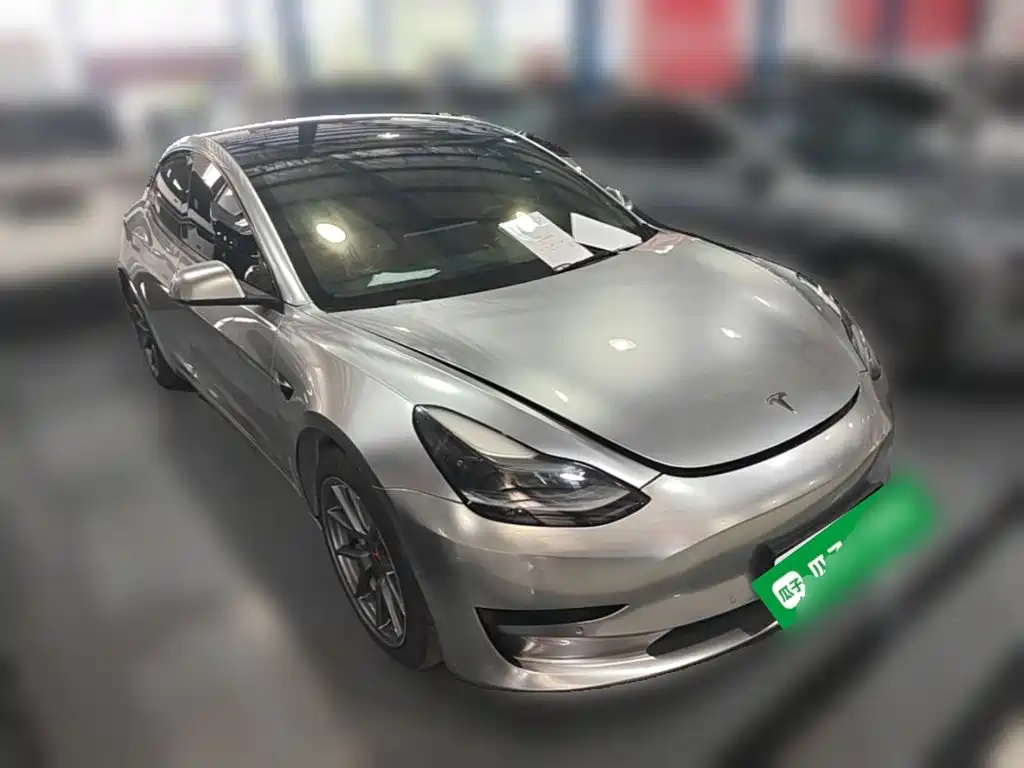 Фото 6 - Tesla Model 3