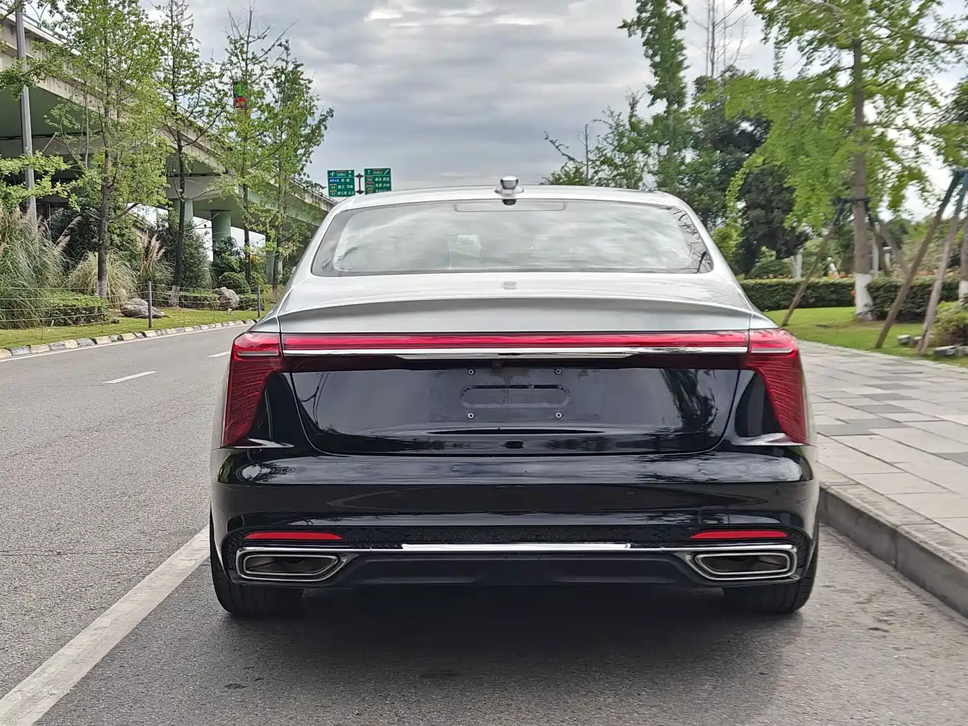 Hongqi H5 2023 1.5T HEV Smart Connect Leader Edition фото 10