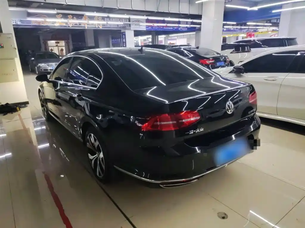 Volkswagen Magotan 2018 330TSI DSG Premium фото 23