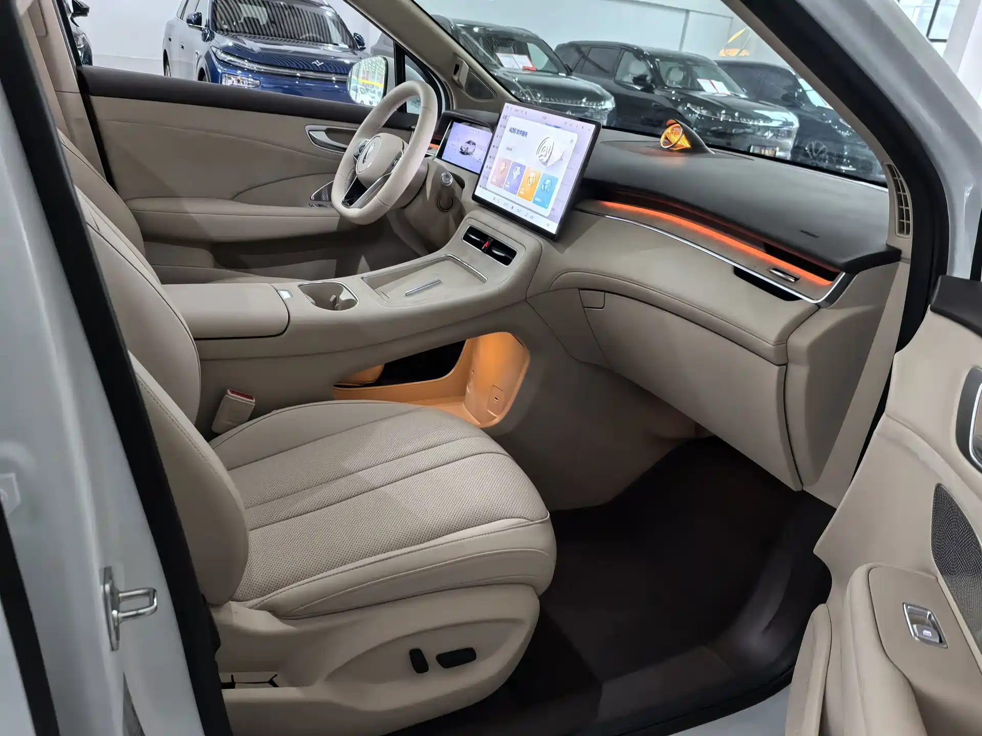 Фото 13 - Shangjie SUV