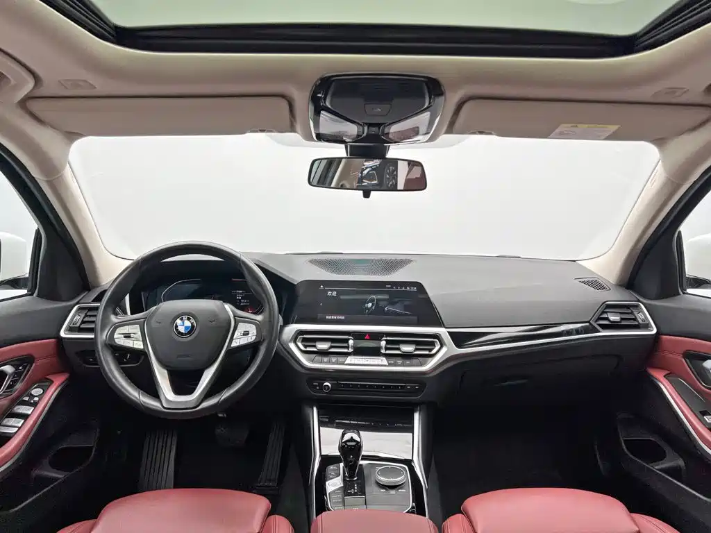 Photo 22 - BMW 3 Series
