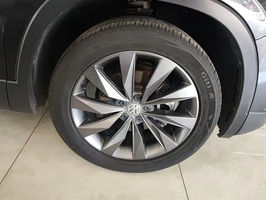 Volkswagen Tayron 2020 330TSI 2WD Luxury Smart Edition Pro фото 6