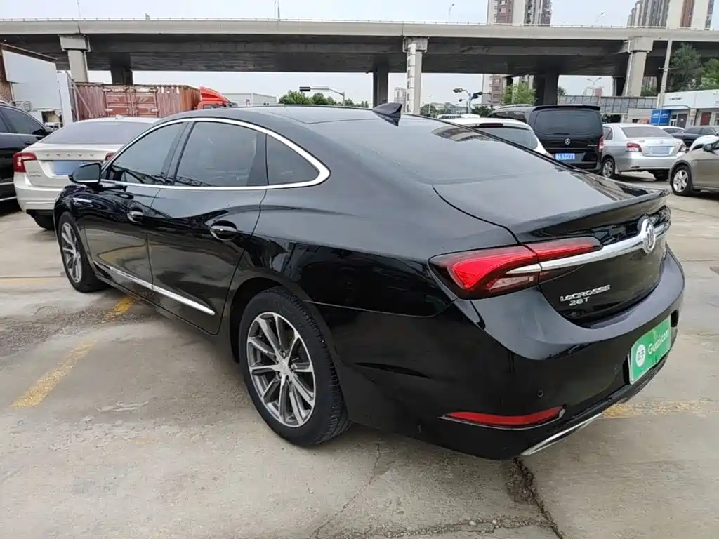 Фото 23 - Buick LaCrosse