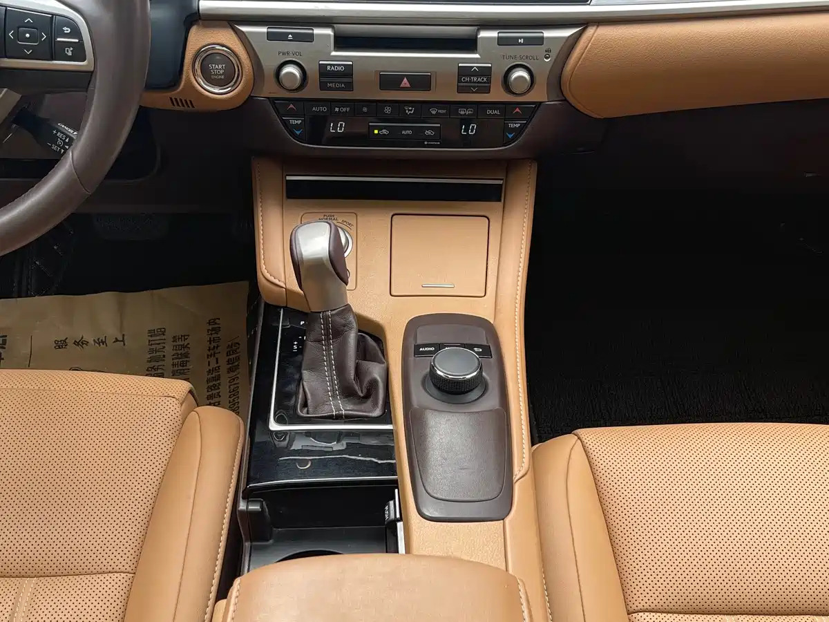 Lexus ES 2015 200 Elite Edition фото 9
