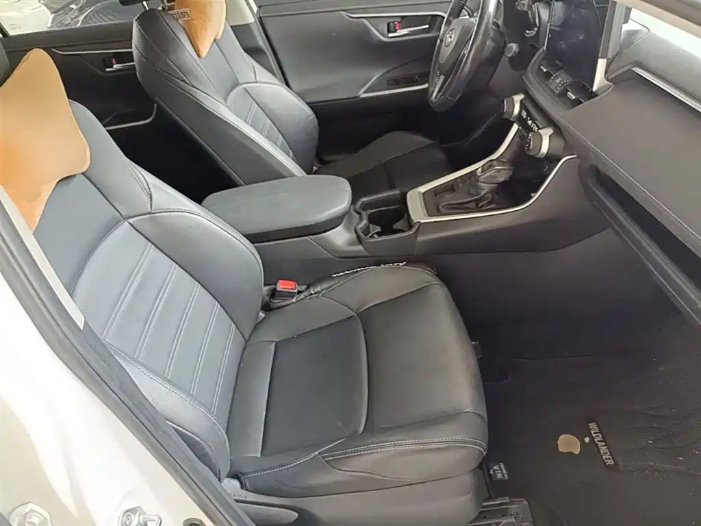 Toyota Wildlander 2021 2.0L CVT 4WD Luxury Edition фото 25
