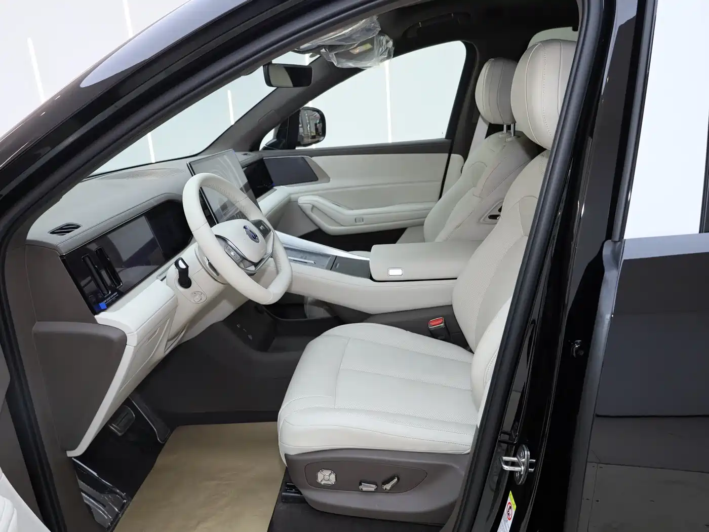 Denza N8L 2026 Model Prestige Edition фото 27