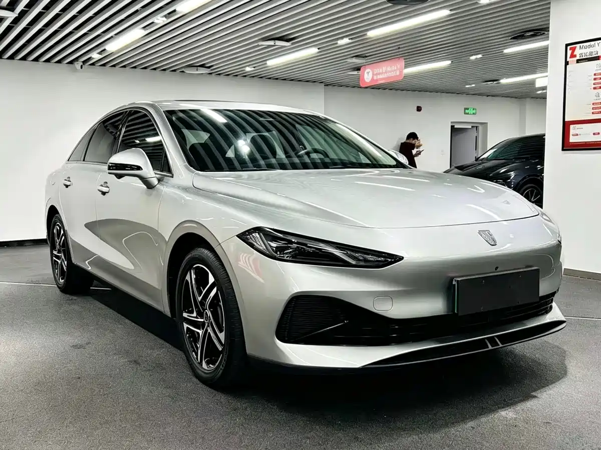 Roewe D7 2023 2023 DMH 125km Flagship Edition