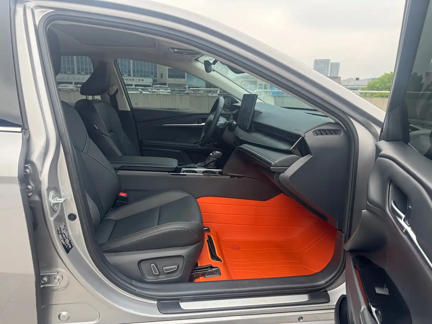 Toyota Camry 2026 Hybrid 2.0HSE Sport Lite Edition фото 12