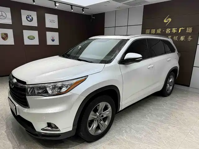 TOYOTA HIGHLANDER