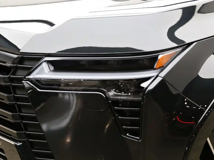 Фото 23 - Lexus GX