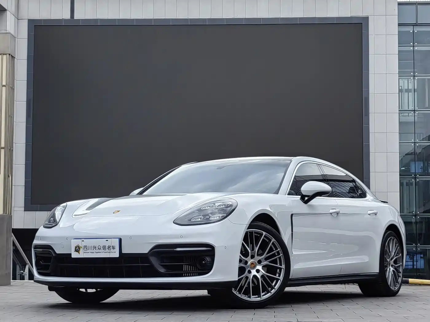 Porsche Panamera 2023 Facelift Panamera 4 Executive Long Wheelbase Platinum Edition 2.9T