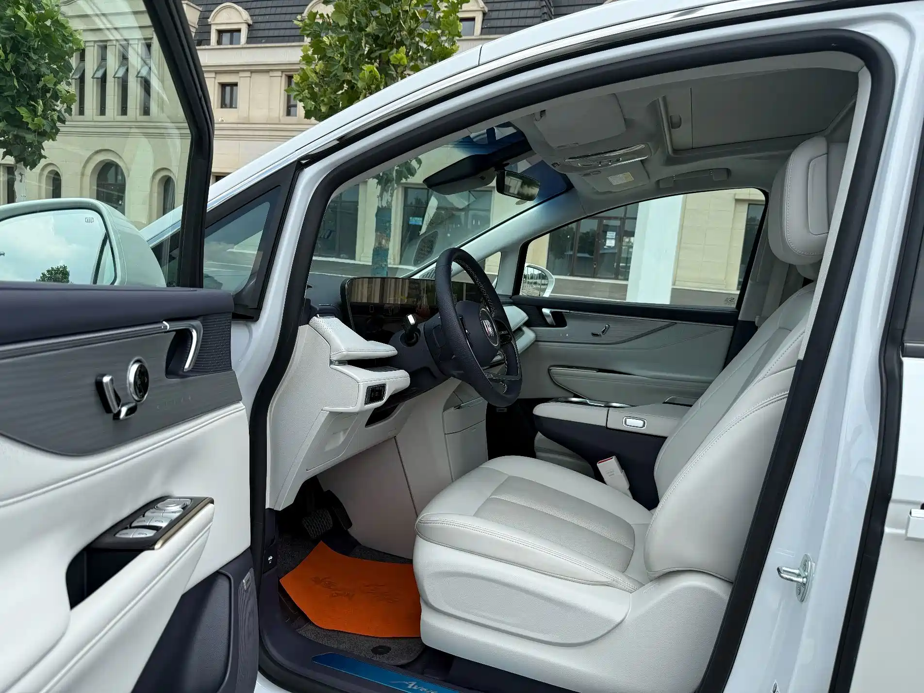 Фото 8 - Buick GL8