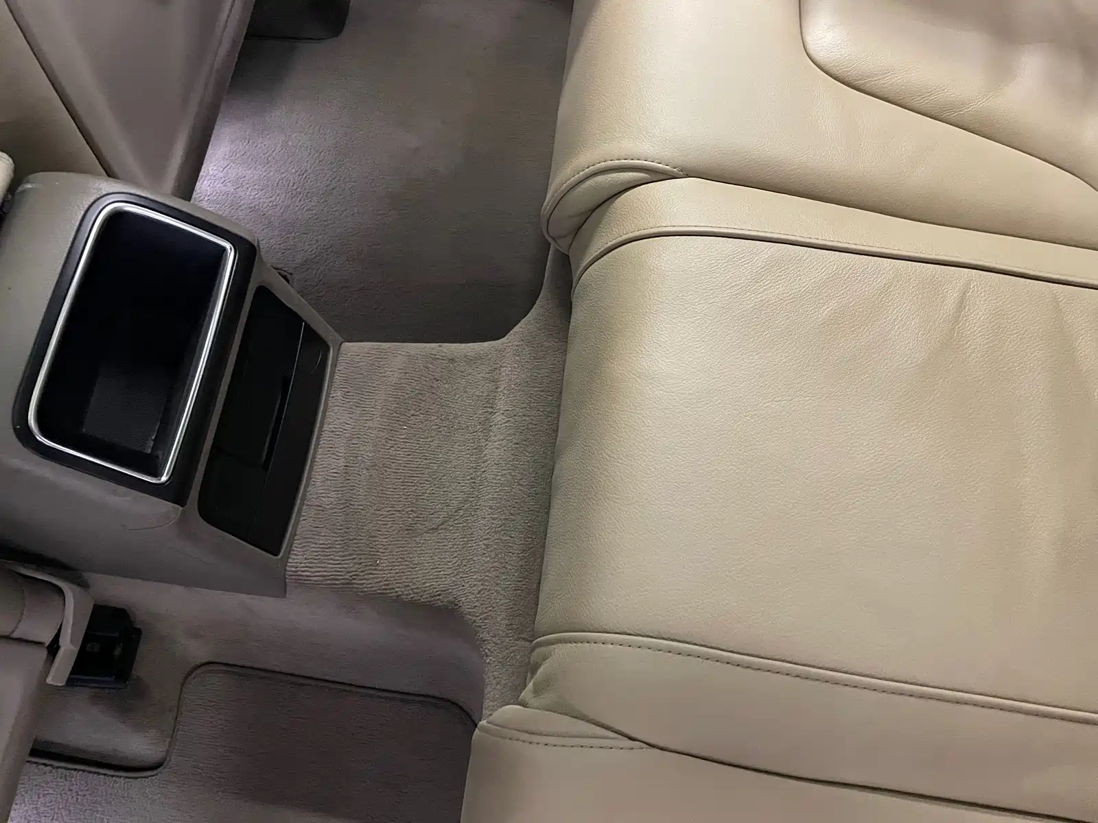 Фото 36 - Audi A4L