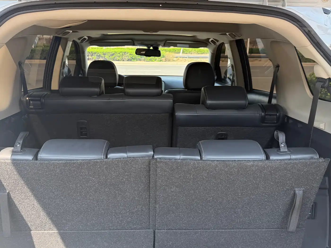 Mitsubishi Outlander 2021 2.4L 4WD Deluxe Edition 7-Seater фото 16