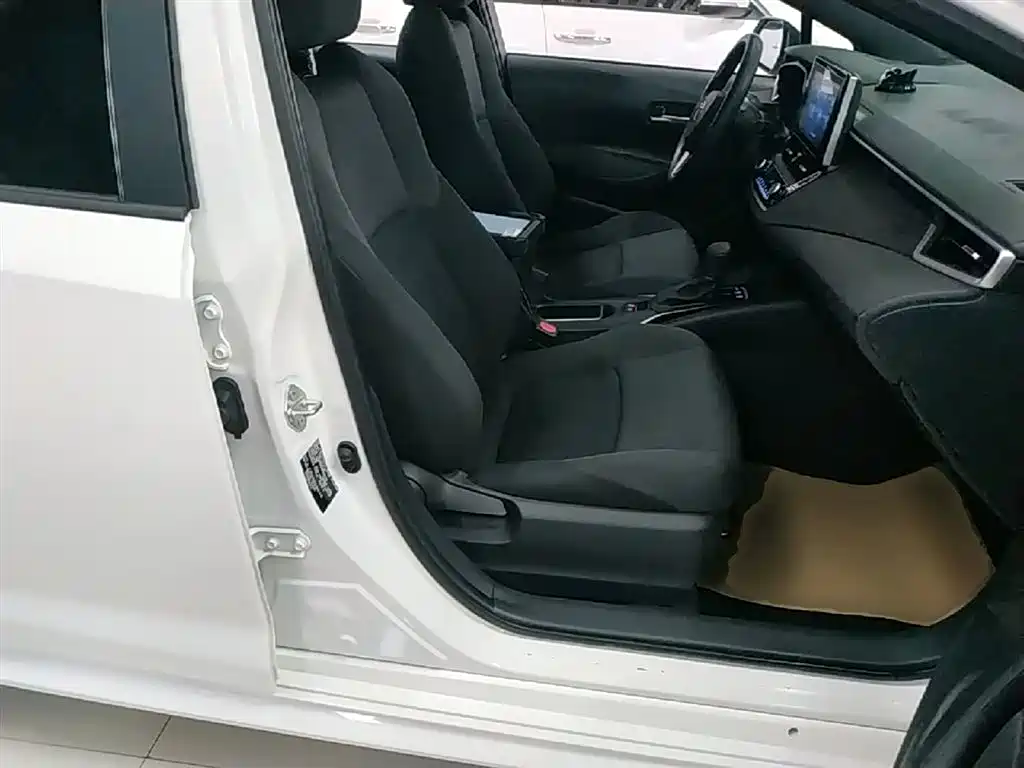 Toyota Levin 2022 185T CVT Luxury Edition фото 25