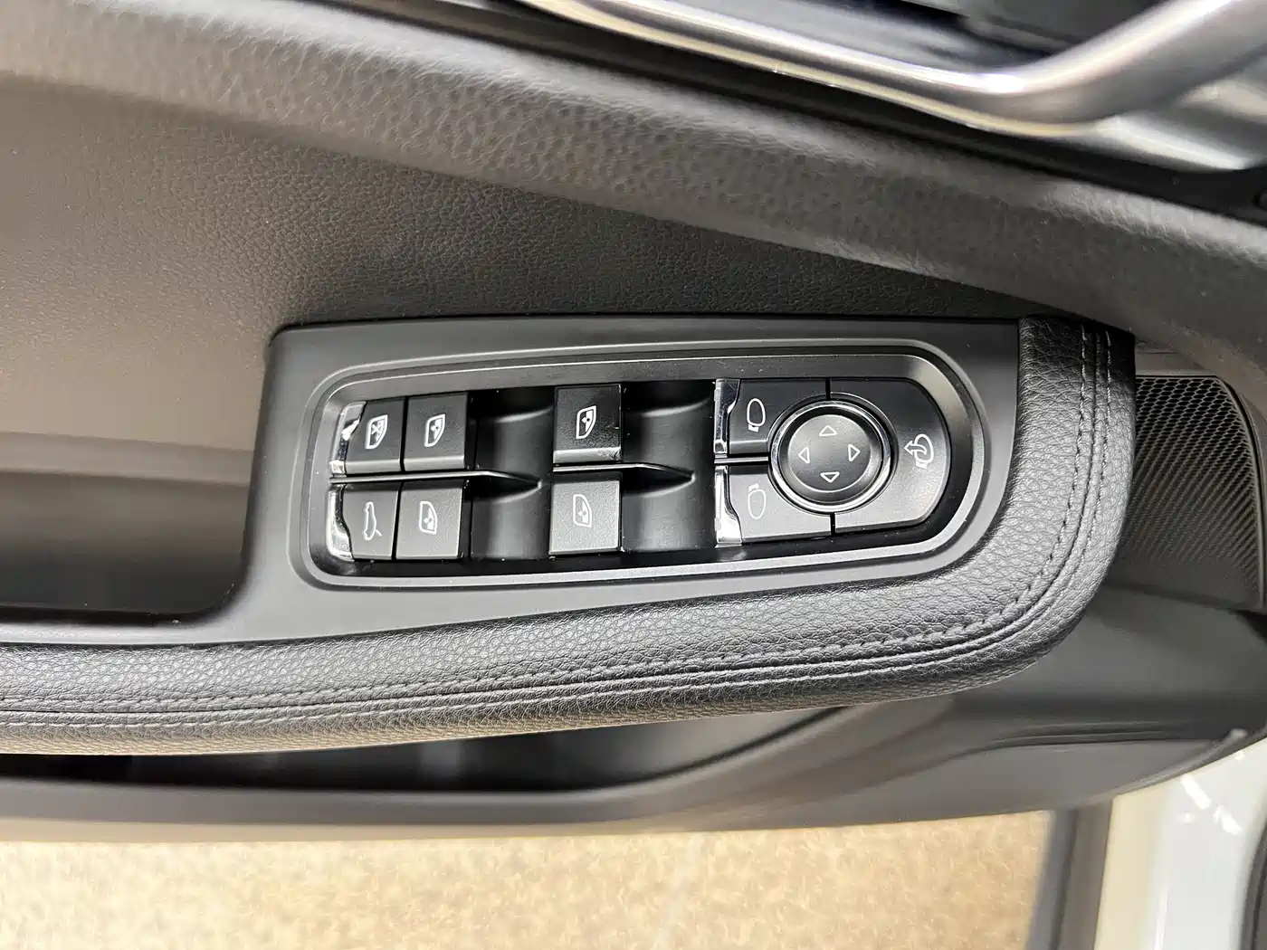 Porsche Macan 2017 Macan 2.0T фото 13