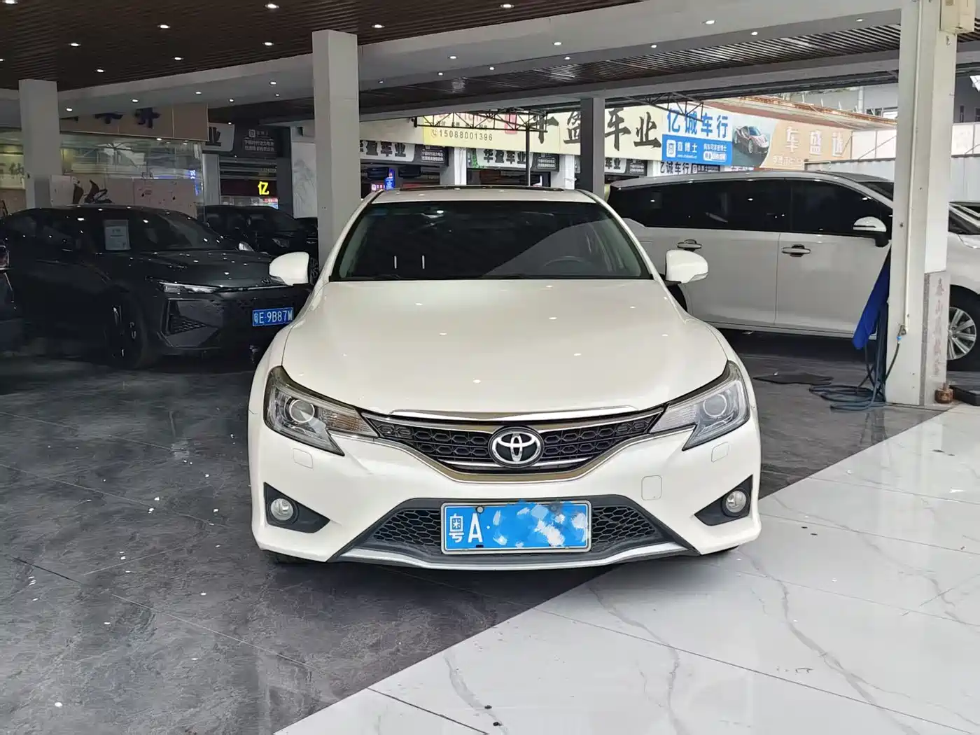 Toyota Reiz 2013 2.5V Premium Edition фото 2