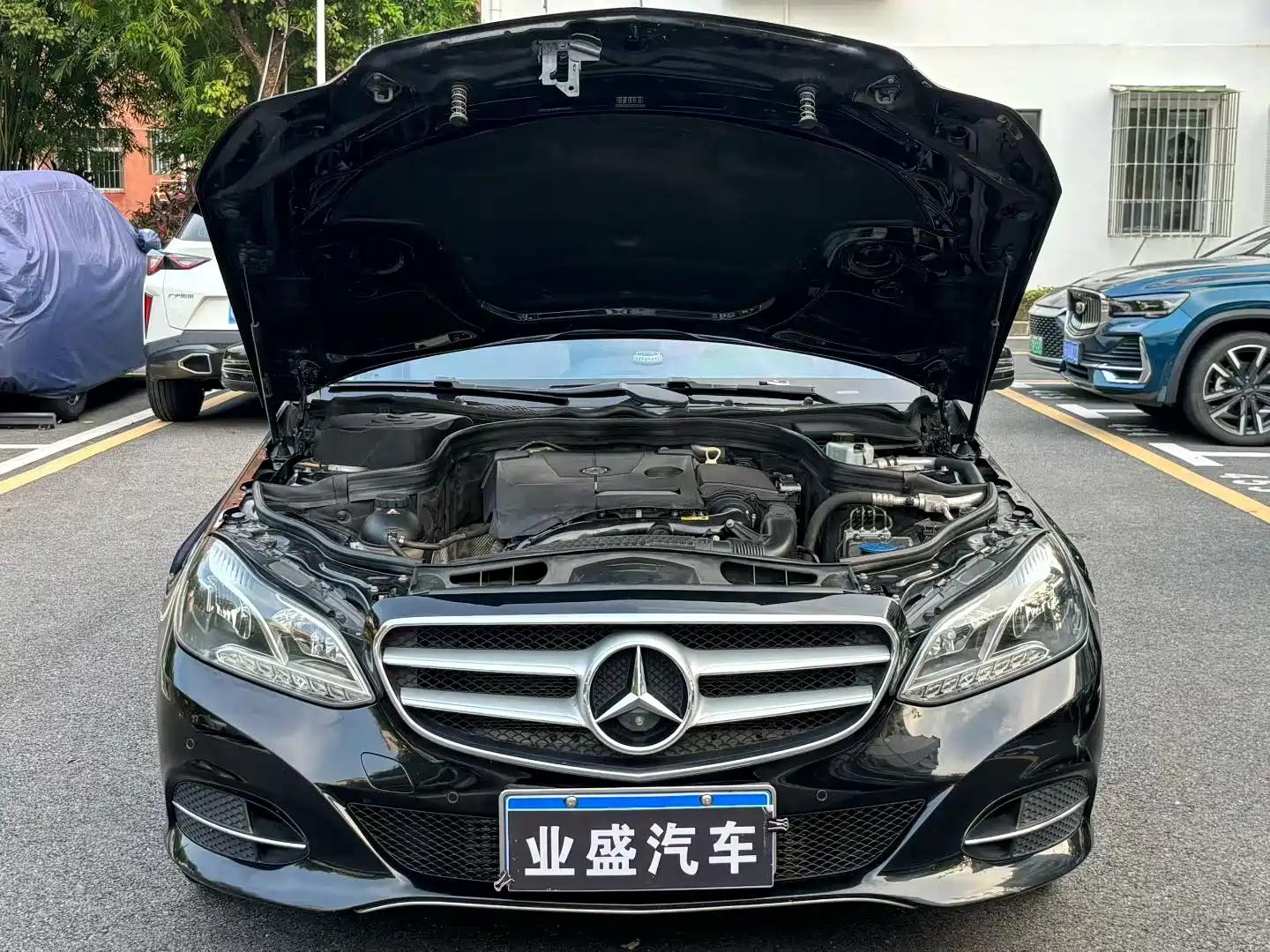 Photo 8 - Mercedes-Benz E-Class