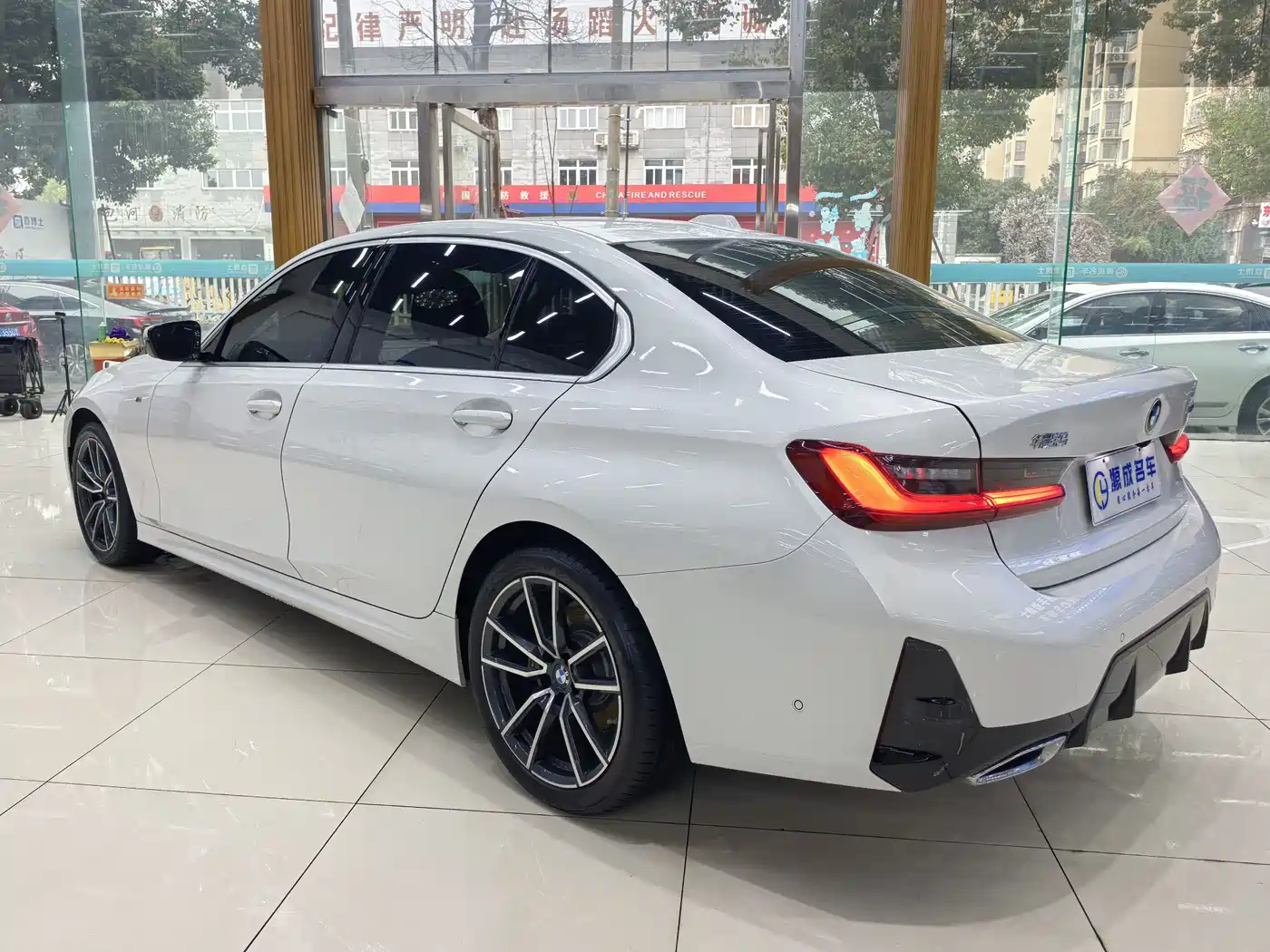 BMW 3 Series 2025 325Li M Sport Package фото 7