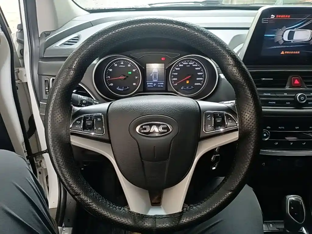 JAC Motors Refine S3 2017 2017 1.6L CVT Luxury Smart