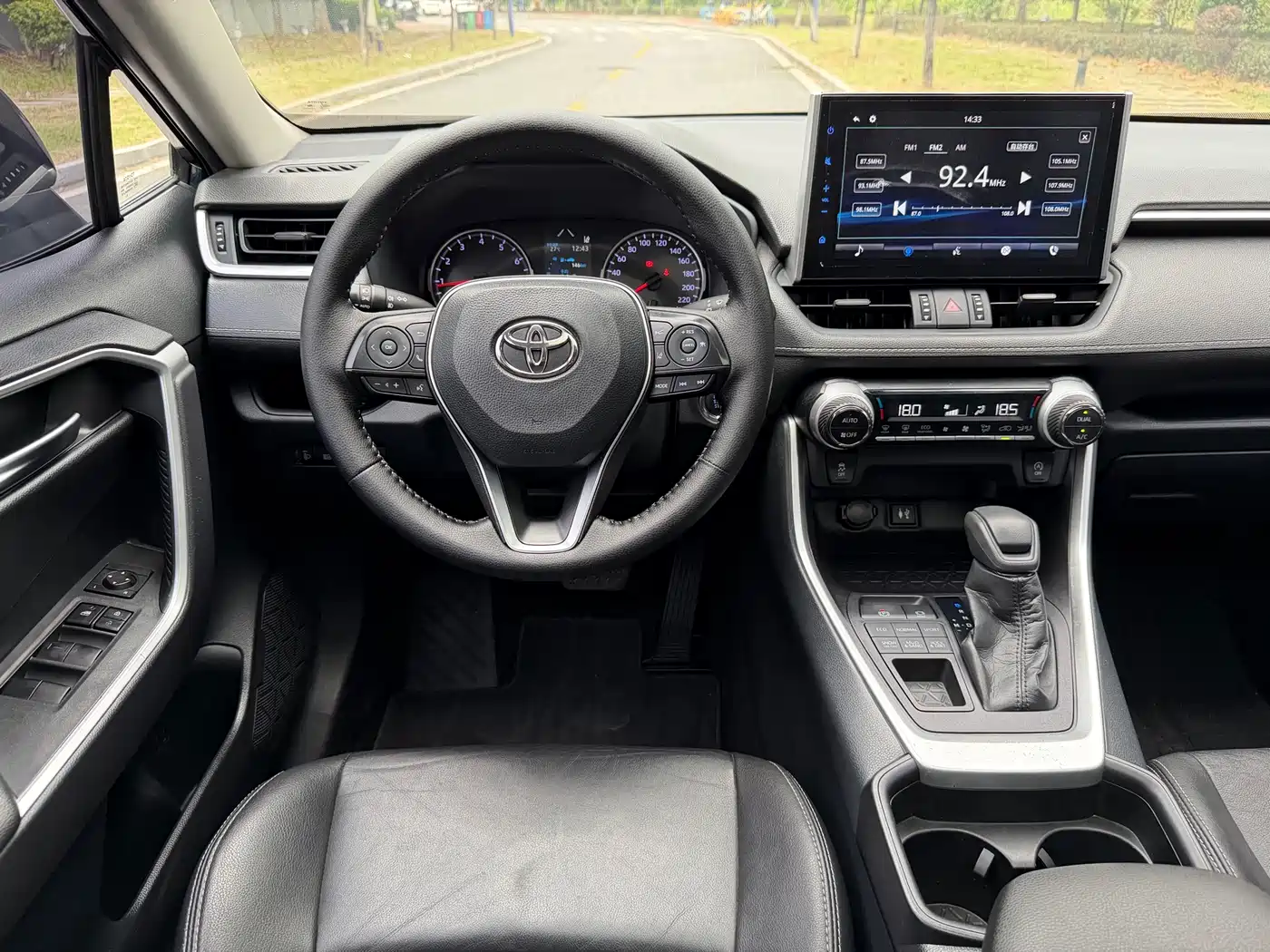 Toyota Wildlander 2022 2.0L CVT AWD Luxury Edition фото 5