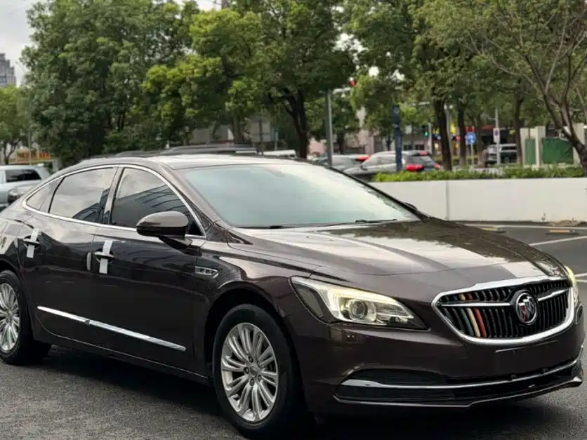 Фото 3 - Buick LaCrosse