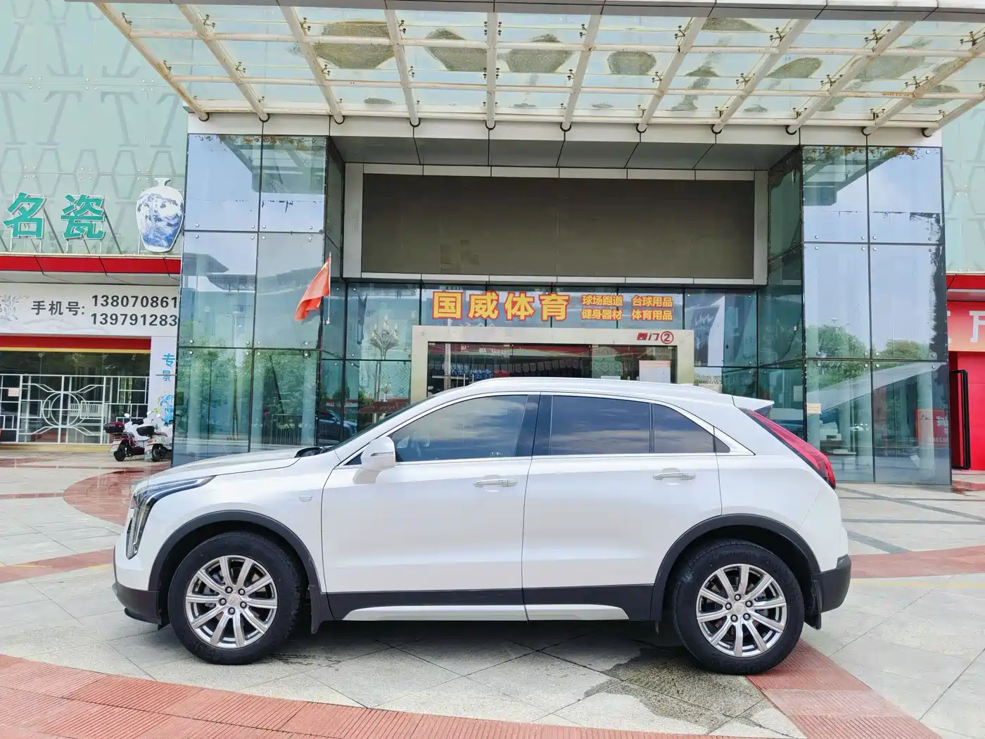 Cadillac XT4 2021 28T FWD Premium Edition фото 3