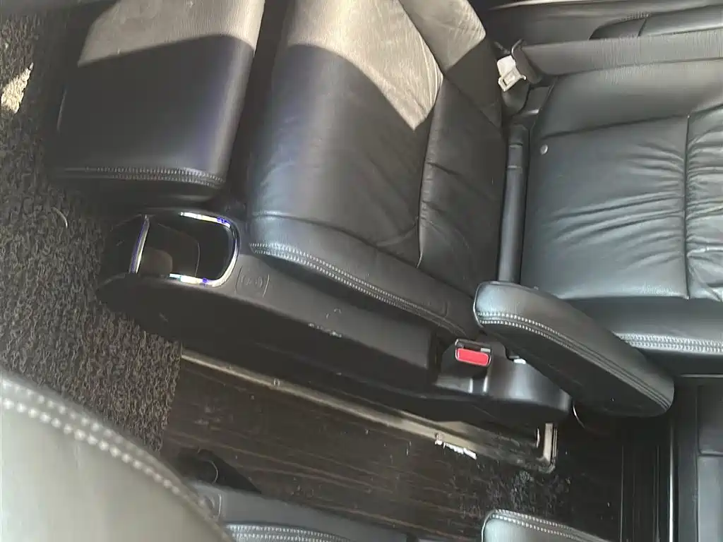 Honda Odyssey 2022 2.0L e:HEV Sharp Supreme Edition фото 6