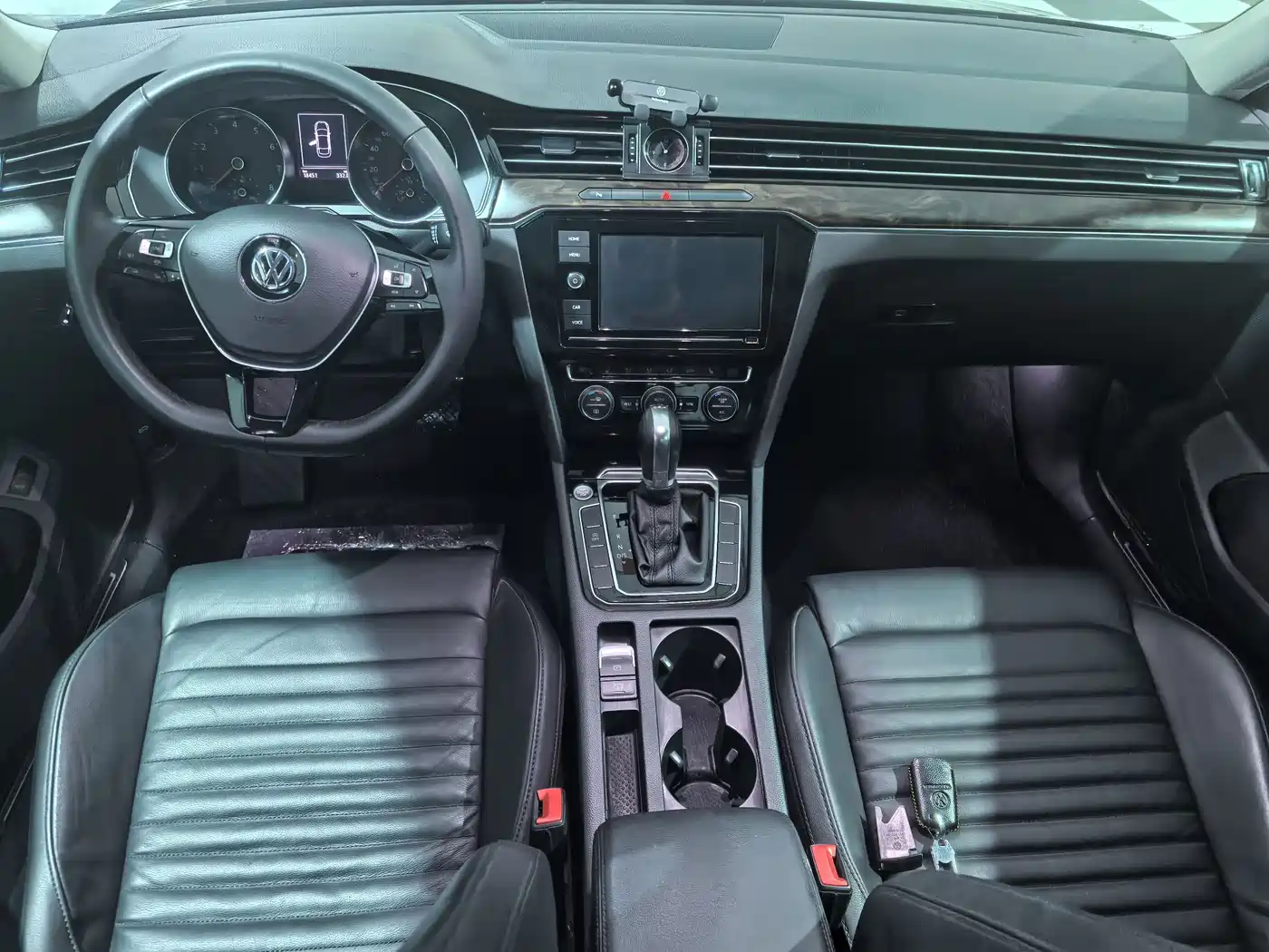 Volkswagen Magotan 2019 330TSI DSG Luxury Class China VI фото 4
