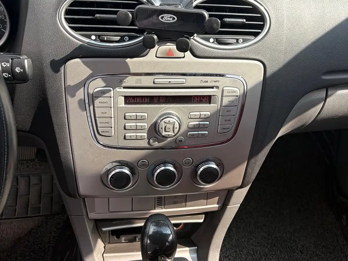 Фото 8 - Ford Focus