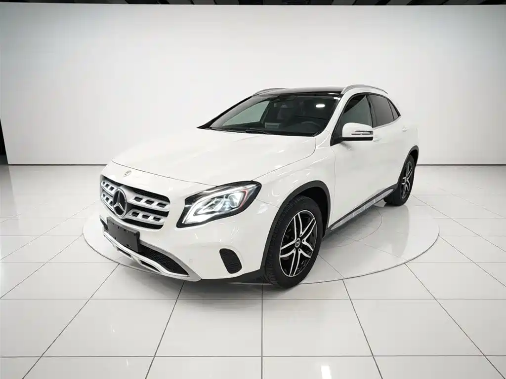 Mercedes-Benz GLA 2017 GLA 200 Fashion