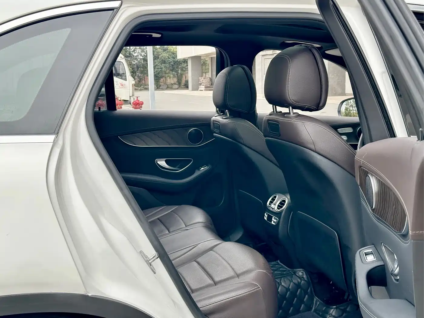 Mercedes-Benz GLC 2017 GLC 300 4MATIC Dynamic фото 10