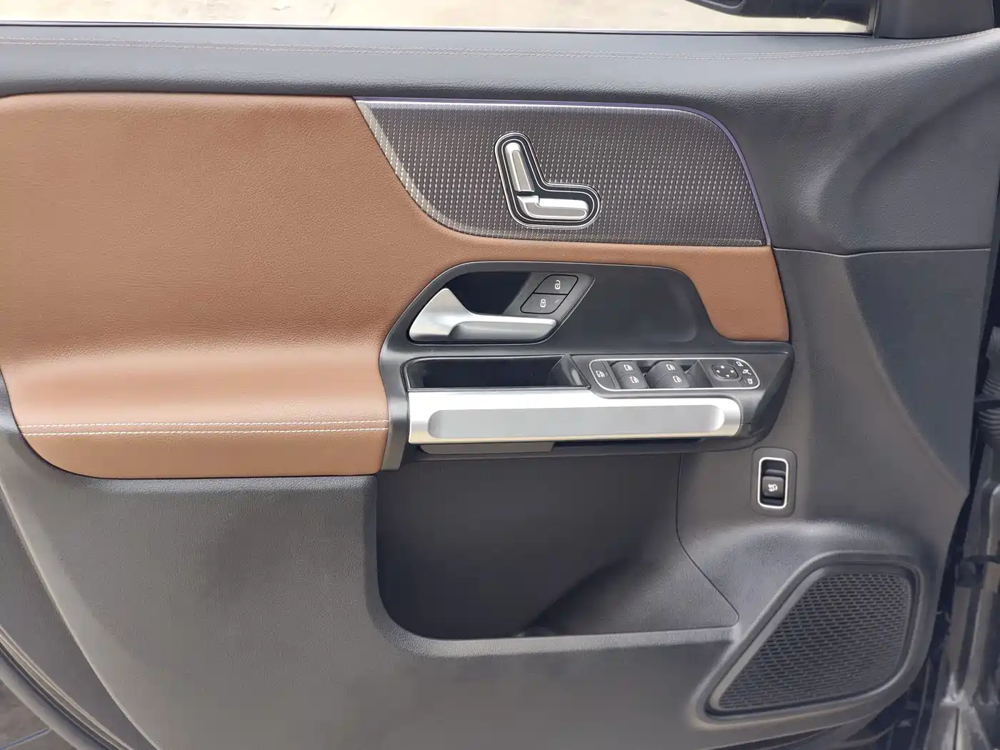 Mercedes-Benz GLB 2023 GLB 220 Dynamic фото 13