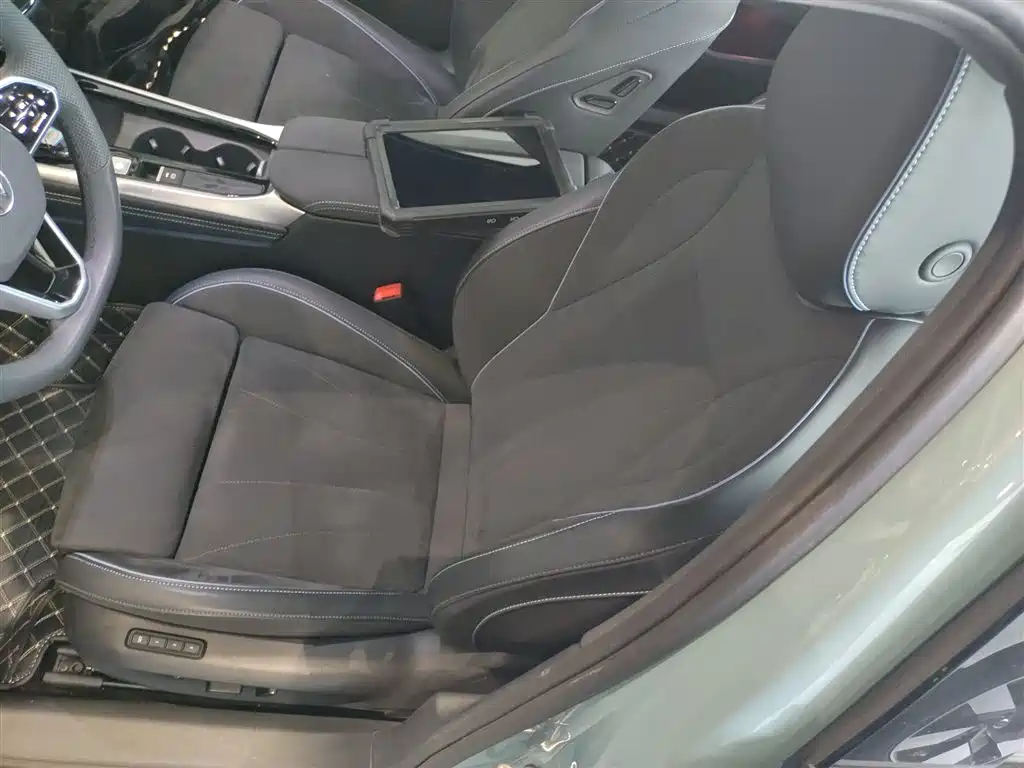 Volkswagen Passat 2025 Model Pro 380TSI Starlight Dragon Premium Edition фото 15