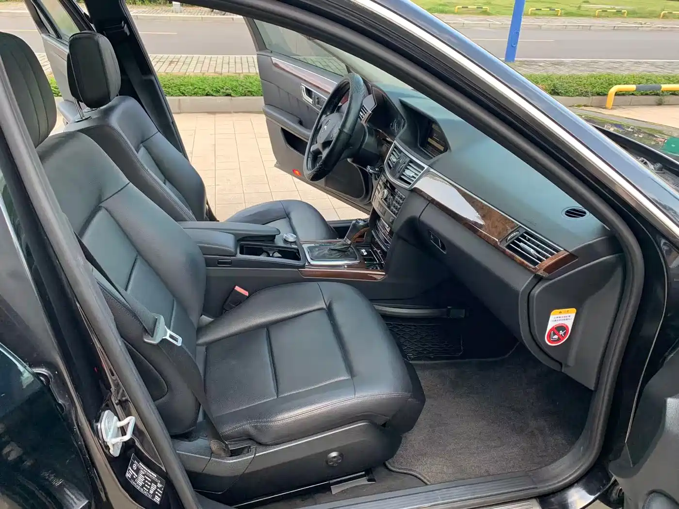 Mercedes-Benz E-Class 2012 E 260 L CGI Fashion Model фото 26
