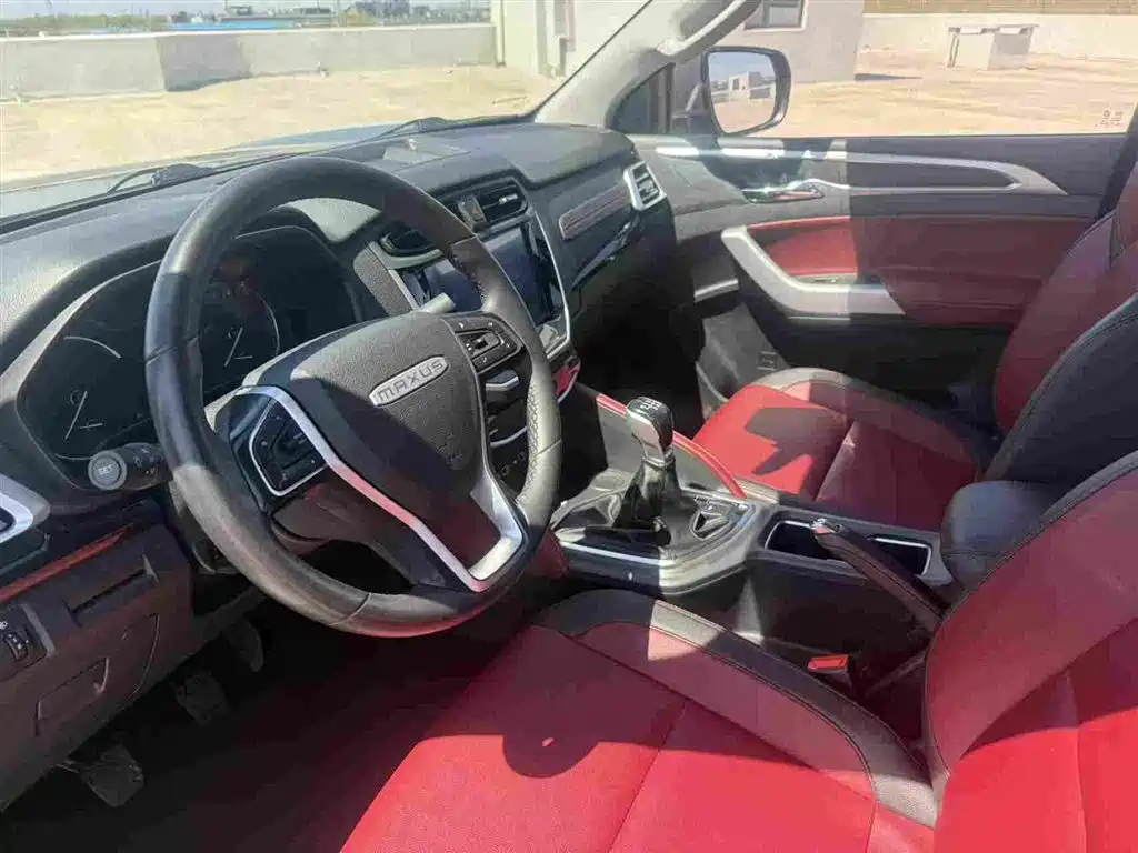 SAIC Maxus Maxus T70 2022 2.0T Manual Diesel 2WD 5th Anniversary Elite Long Bed Flat Floor фото 4