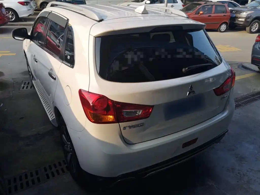 Mitsubishi ASX 2016 2.0L CVT 2WD Excellence Edition фото 5