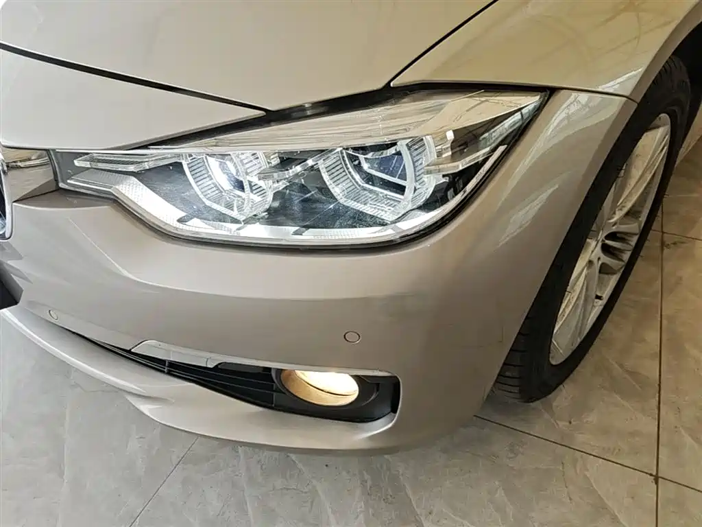 BMW 3 Series 2016 320Li Fashion Model фото 24
