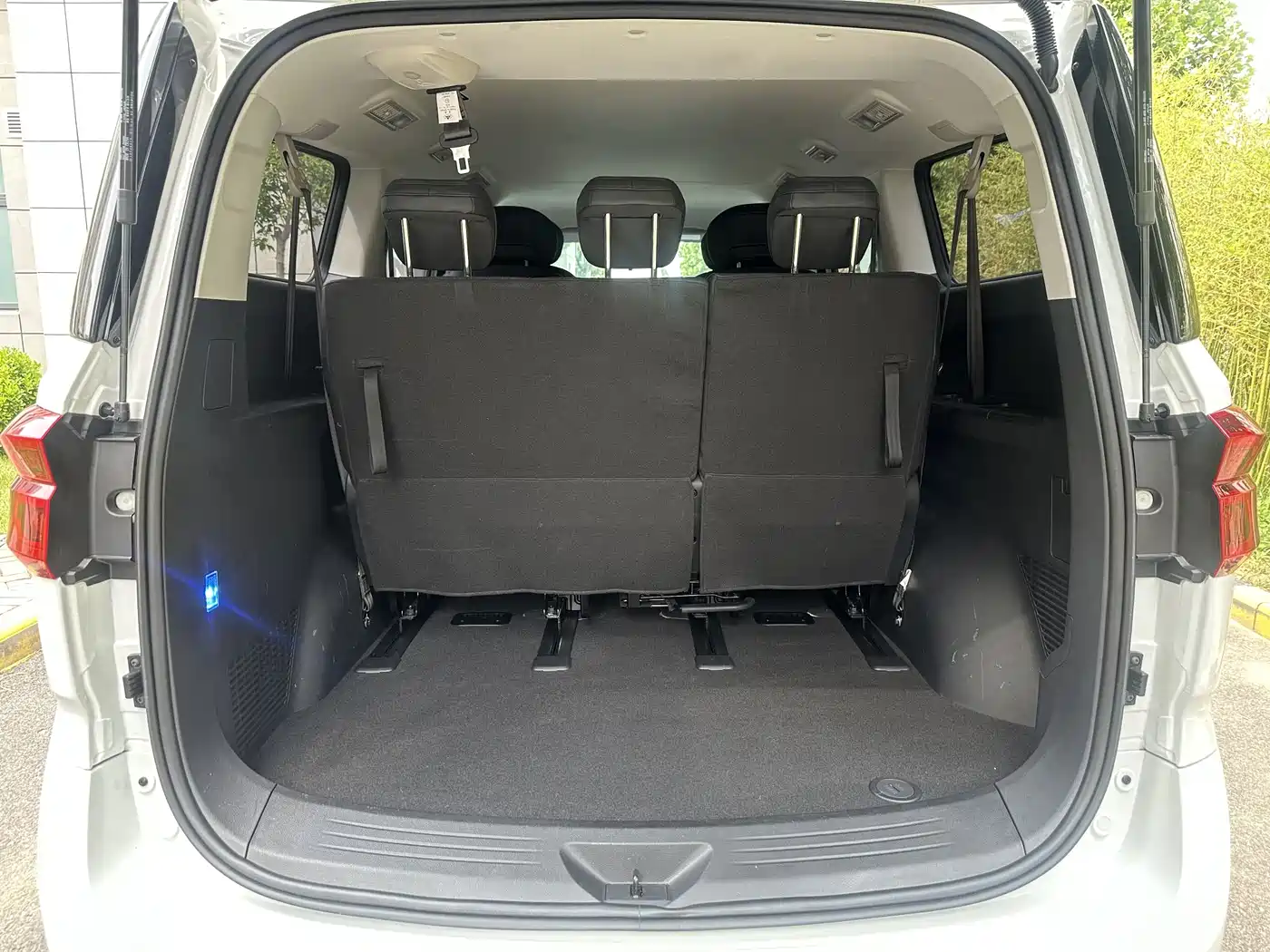 SAIC Maxus Maxus G10 2025 MAX 2.0T Automatic Executive Edition Gasoline 7-Seater фото 18