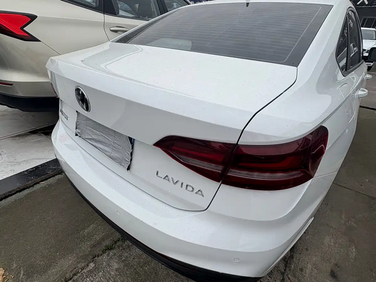 Volkswagen Lavida 2023 1.5L Auto Delight Edition фото 15