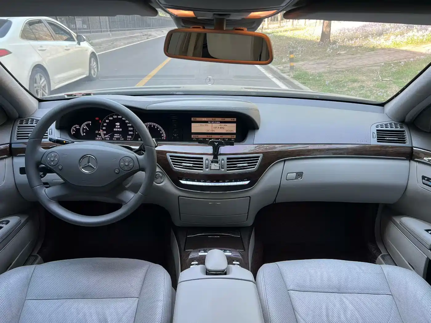 Mercedes-Benz S-Class 2010 S 300 L Luxury фото 6