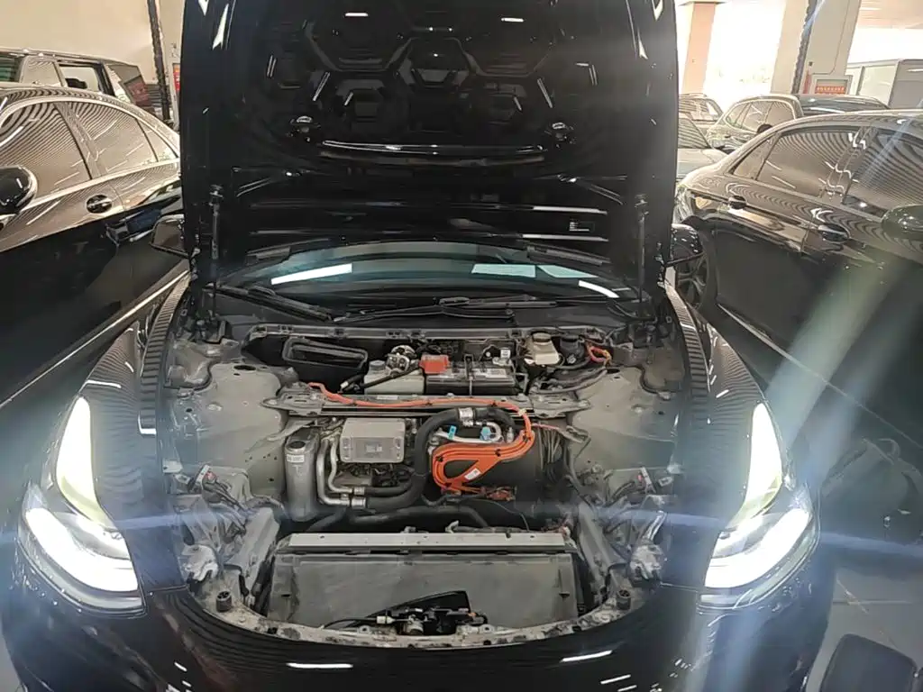 Фото 20 - Tesla Model 3