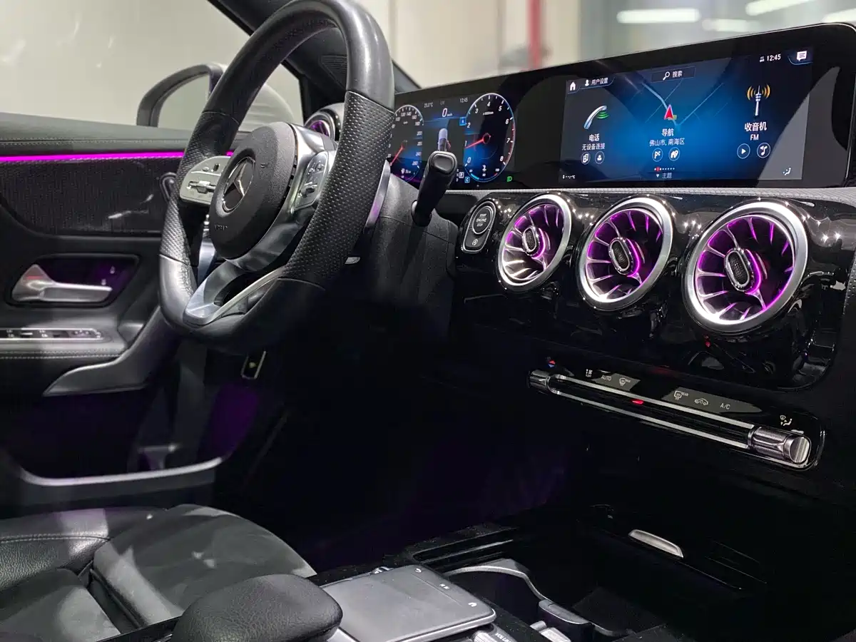 Mercedes-Benz A-Class 2022 A 200 L Sport Sedan Style фото 10