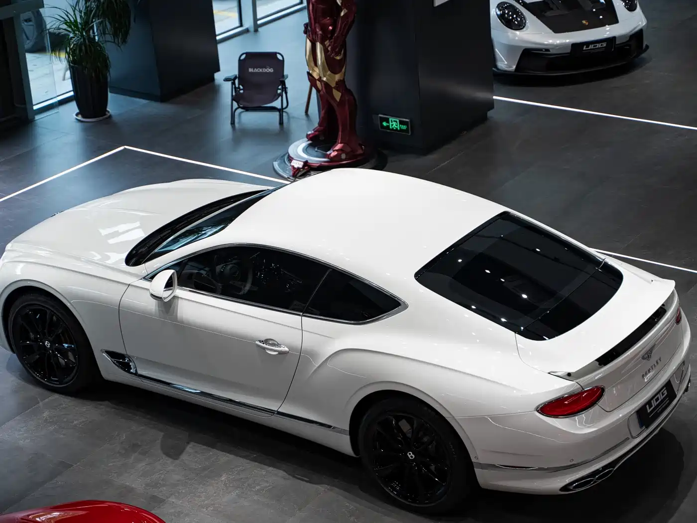 Bentley Continental 2024 4.0T GT V8 фото 5