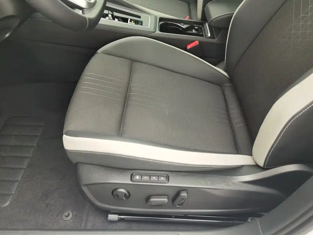 Volkswagen Golf 2025 2024 280TSI DSG Pro 50th Anniversary Edition