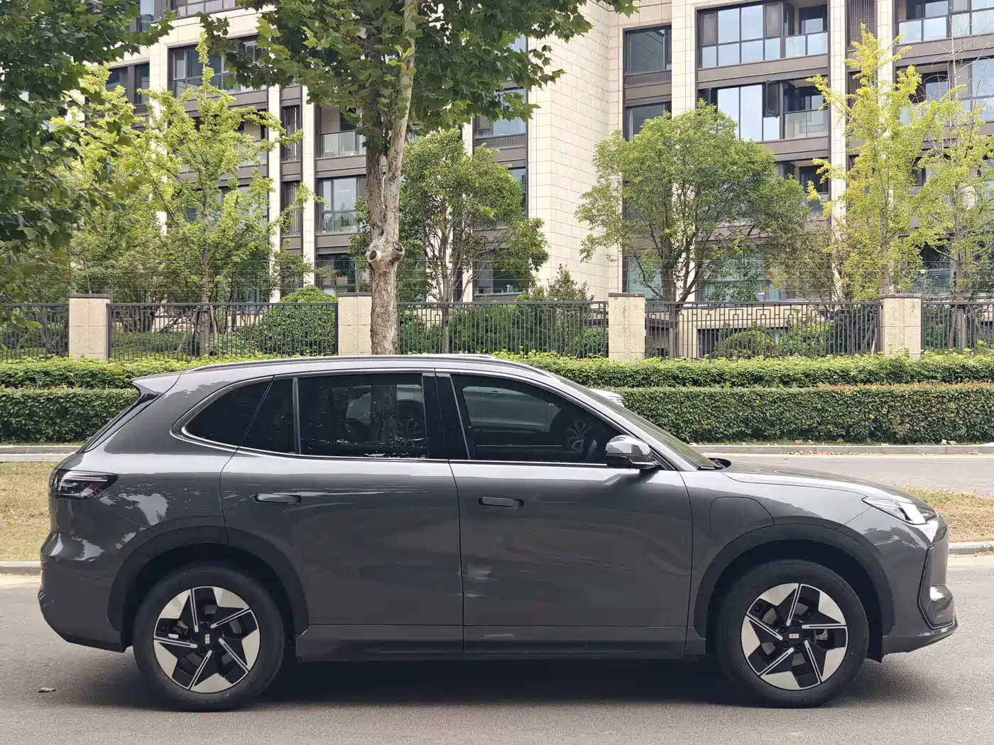 Photo 5 - Geely Galaxy Galaxy E5